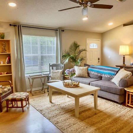 Life'S A Breeze! Updated 3B Home 10 Min To Beach! Gulf Breeze Exterior photo