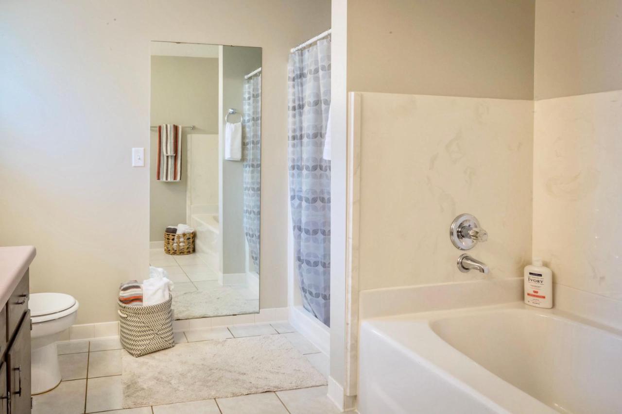 Life'S A Breeze! Updated 3B Home 10 Min To Beach! Gulf Breeze Exterior photo