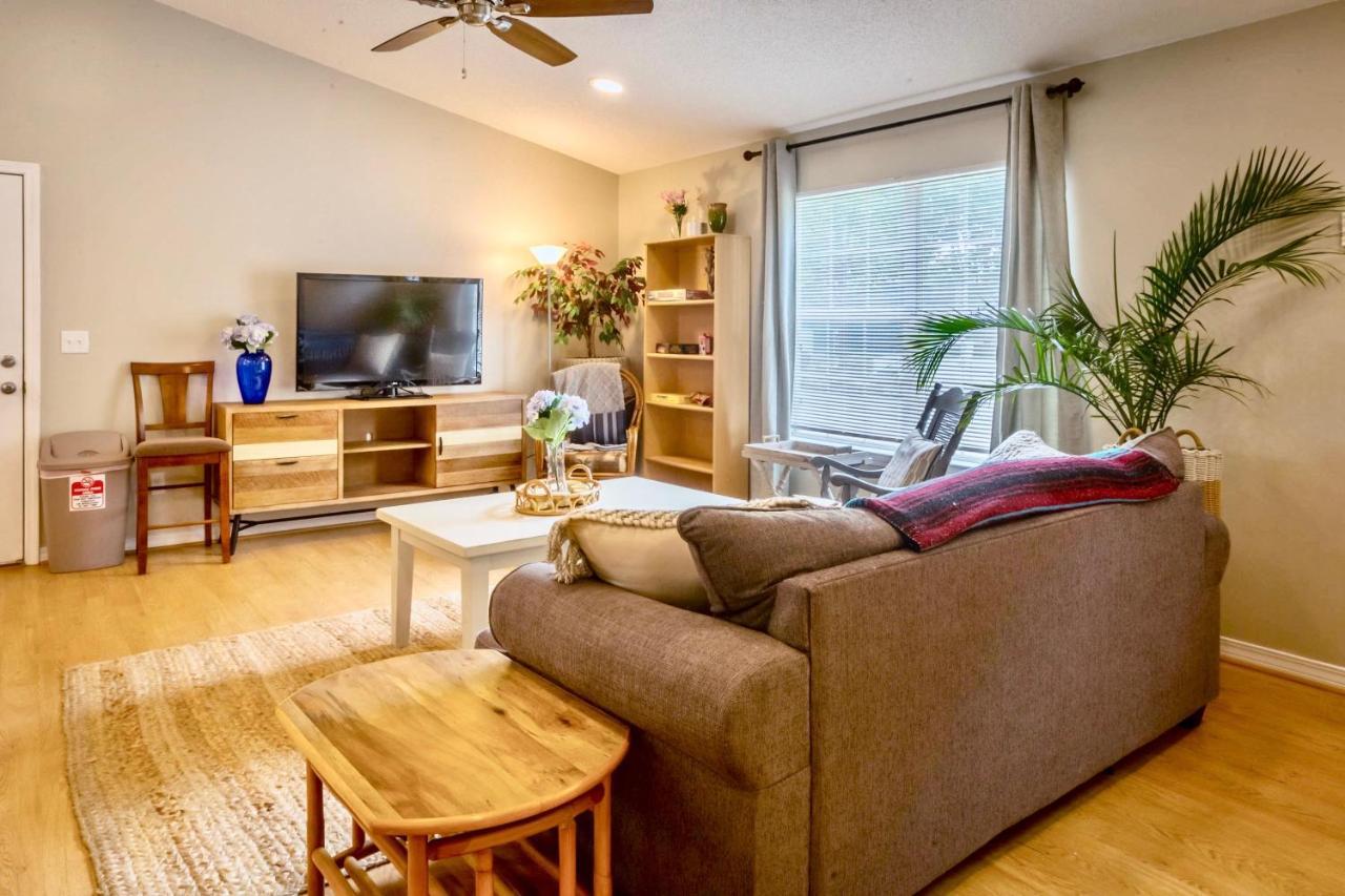 Life'S A Breeze! Updated 3B Home 10 Min To Beach! Gulf Breeze Exterior photo