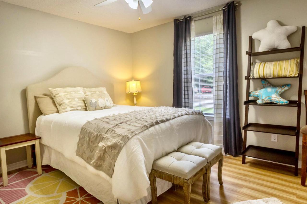 Life'S A Breeze! Updated 3B Home 10 Min To Beach! Gulf Breeze Exterior photo