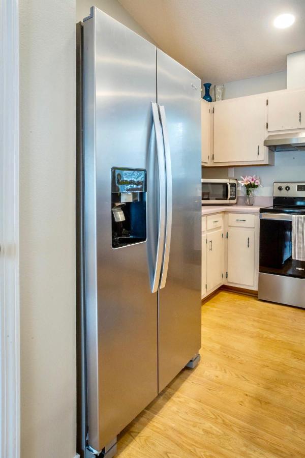 Life'S A Breeze! Updated 3B Home 10 Min To Beach! Gulf Breeze Exterior photo
