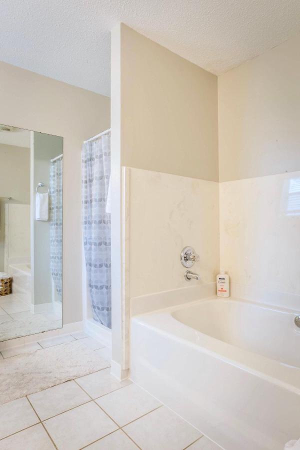 Life'S A Breeze! Updated 3B Home 10 Min To Beach! Gulf Breeze Exterior photo